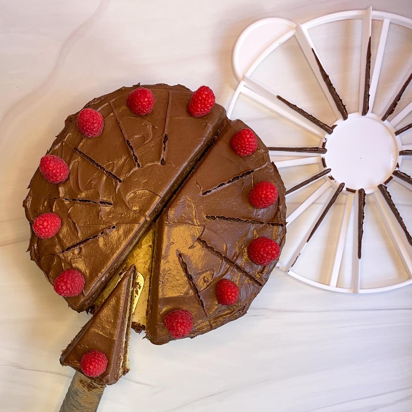 Ateco Cake Portion Marker, 10 or 12 Slices, Works for Cakes Up To 16-Inches Diameter